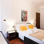 Estate A 70m Dal Mare 2 2 Bagni Con Balconi In Centro Apartment Pescara