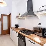 Estate A 70m Dal Mare 2 2 Bagni Con Balconi In Centro Apartment Pescara