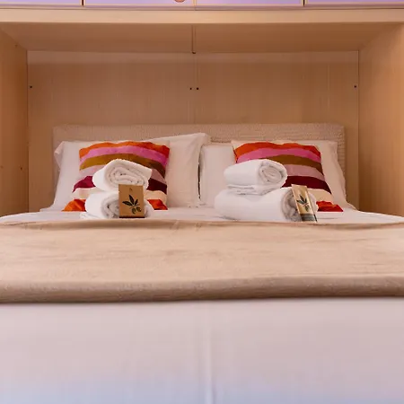 Appartamento Promo Inizio Anno, 2 E 2 Bagni In Centro A Pochi Passi Da Piazza Salotto