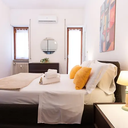 Residenza Esclusiva con 2 Suite, 2 Bagni, Balcone con Vista e Area Fitness nel Cuore della Città *