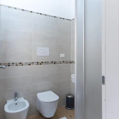 Residenza Esclusiva con 2 Suite, 2 Bagni, Balcone con Vista e Area Fitness nel Cuore della Città Pescara