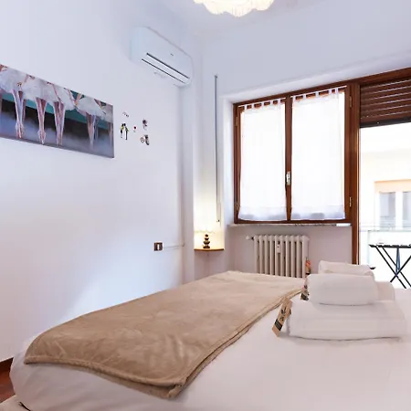 Residenza Esclusiva con 2 Suite, 2 Bagni, Balcone con Vista e Area Fitness nel Cuore della Città Appartement