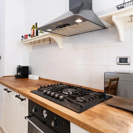 Promo Inizio Anno, 2 E 2 Bagni In Centro Citta A Pochi Passi Da Piazza Salotto Appartement *