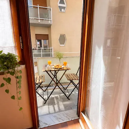 Estate A 70m Dal Mare 2 2 Bagni Con Balconi In Centro Pescara