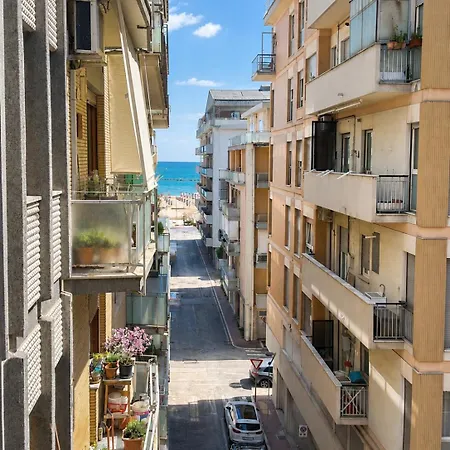 Estate A 70m Dal Mare 2 2 Bagni Con Balconi In Centro Pescara