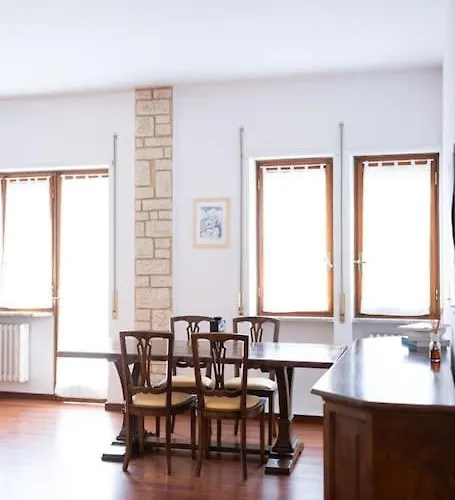 2 Con Balcone In Centro Citta E Mare, 2 Bagni Апартаменты *