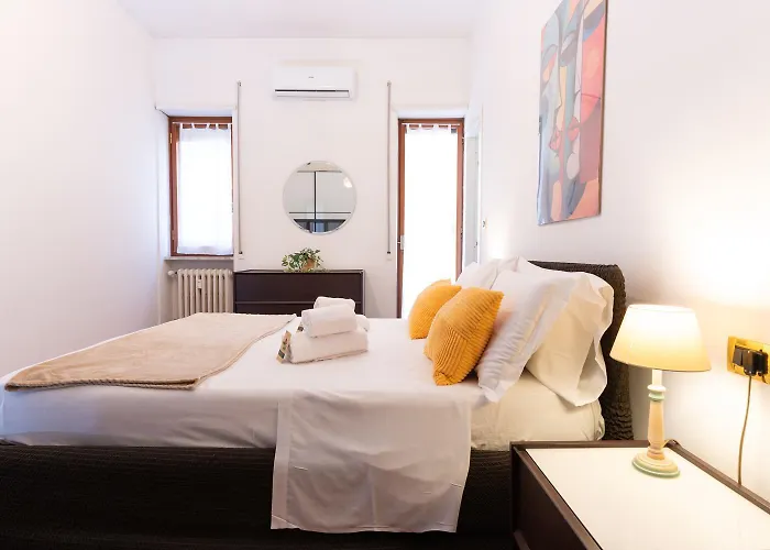 2 Con Balcone In Centro Citta E Mare, 2 Bagni *