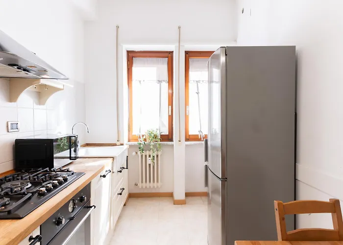 2 Con Balcone In Centro Citta E Mare, 2 Bagni